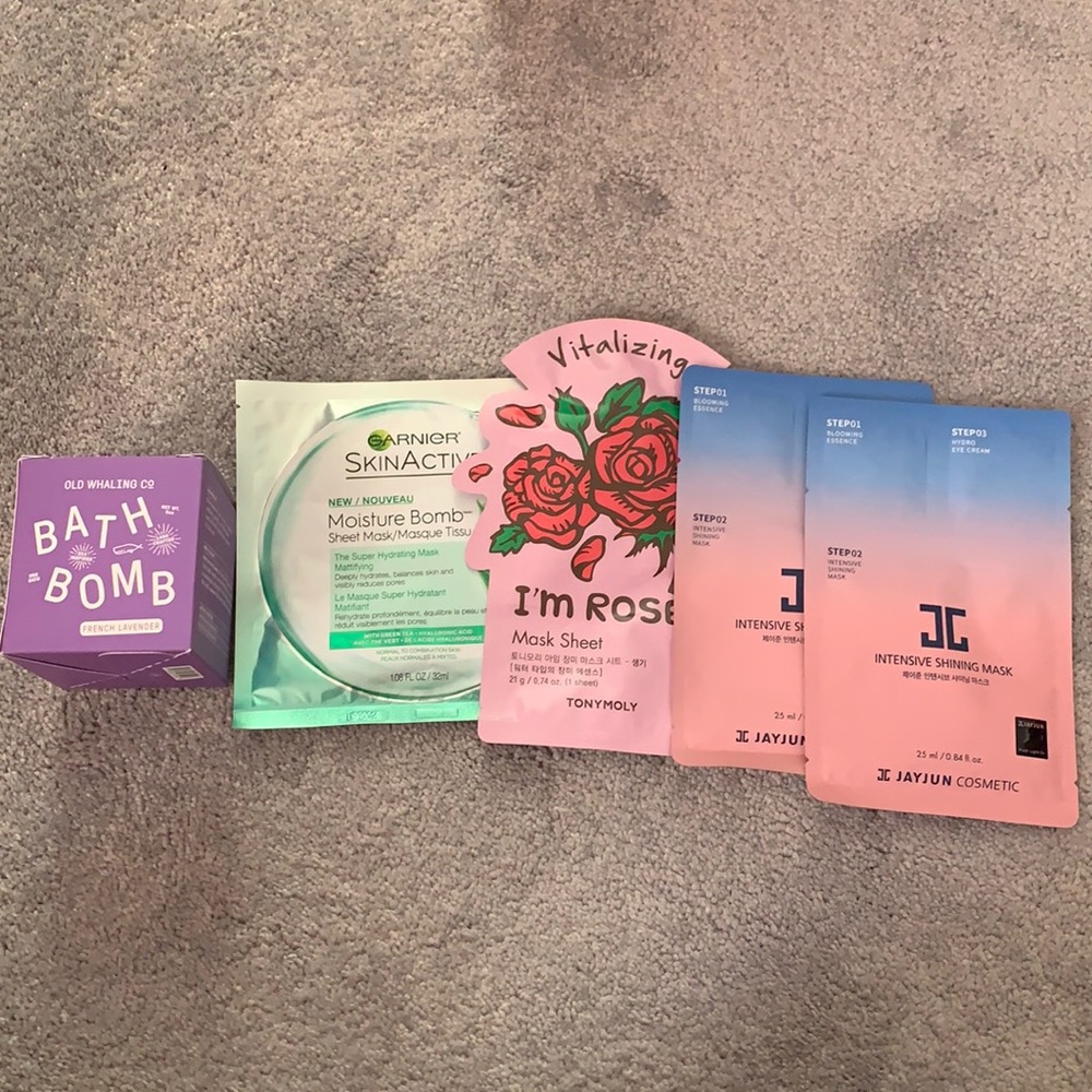 NWT Bath Bomb / Face Masks